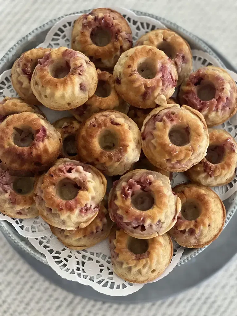 Fresh Strawberry Yogurt Cake Mini